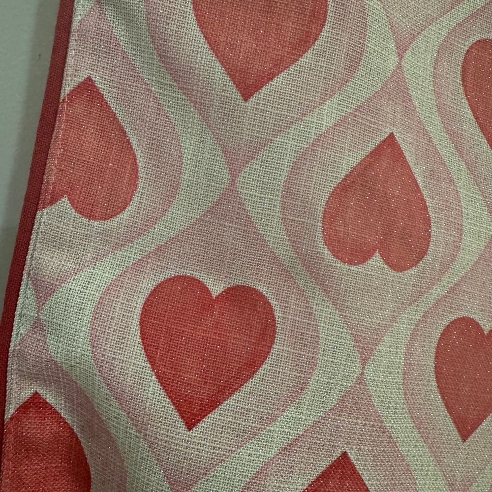 Cupcakes & Cashmere Pink Heart Table Runner Valentines - Picture 3 of 4